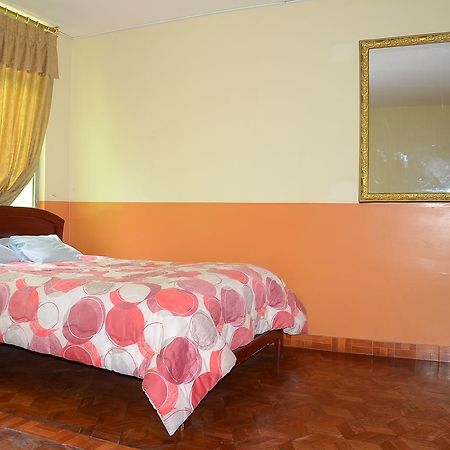 Hotel Real Madrid Riobamba Extérieur photo