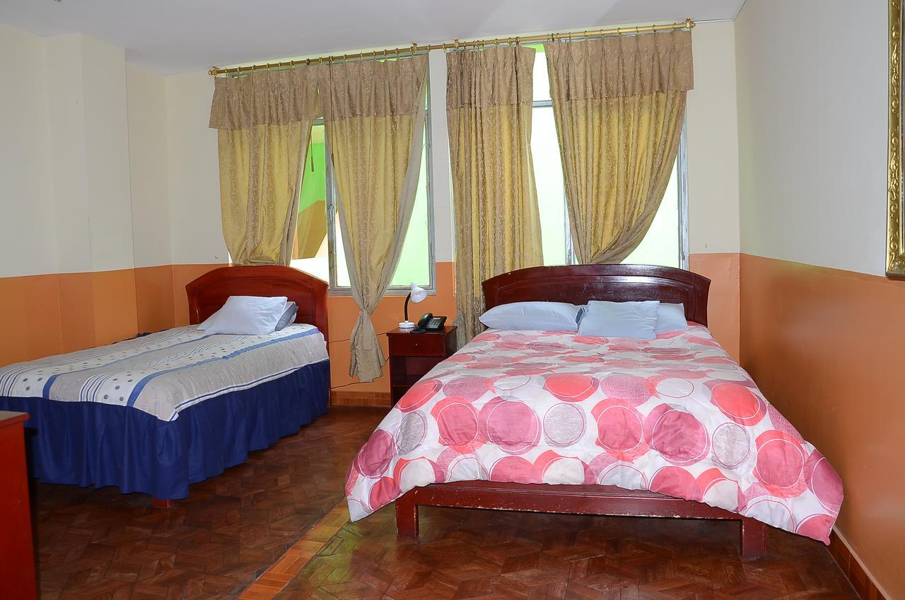 Hotel Real Madrid Riobamba Extérieur photo