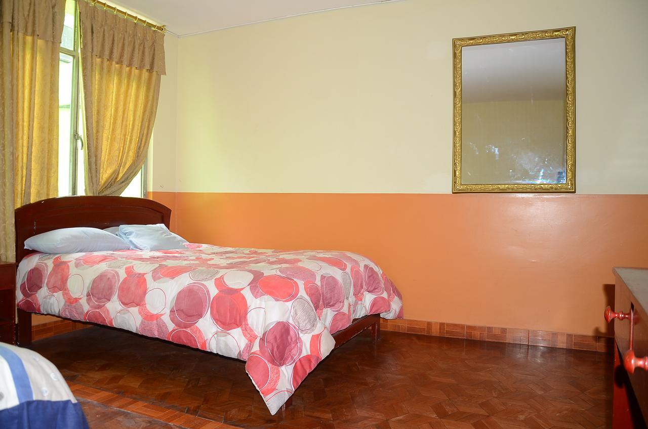 Hotel Real Madrid Riobamba Extérieur photo