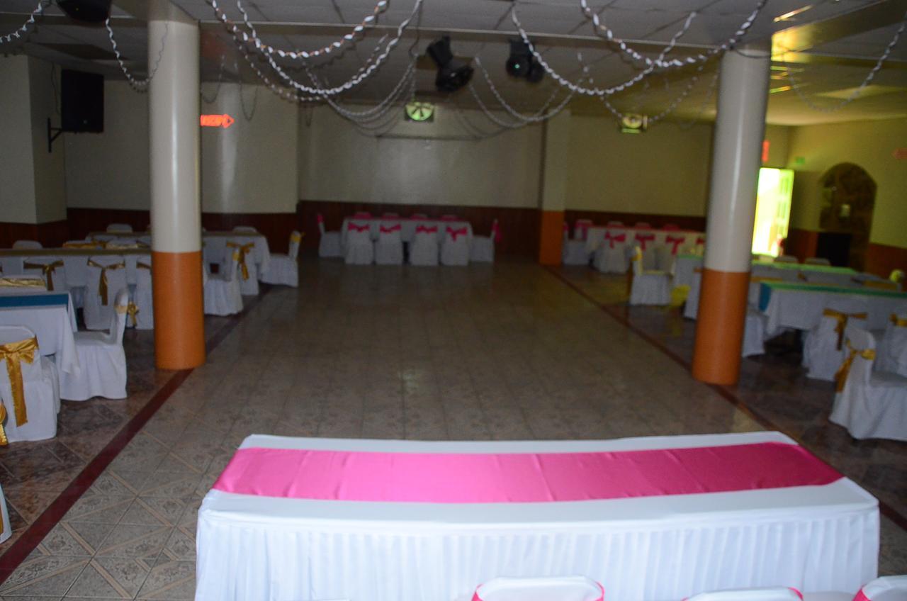Hotel Real Madrid Riobamba Extérieur photo