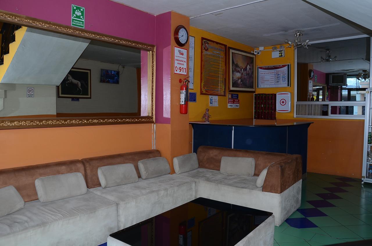 Hotel Real Madrid Riobamba Extérieur photo