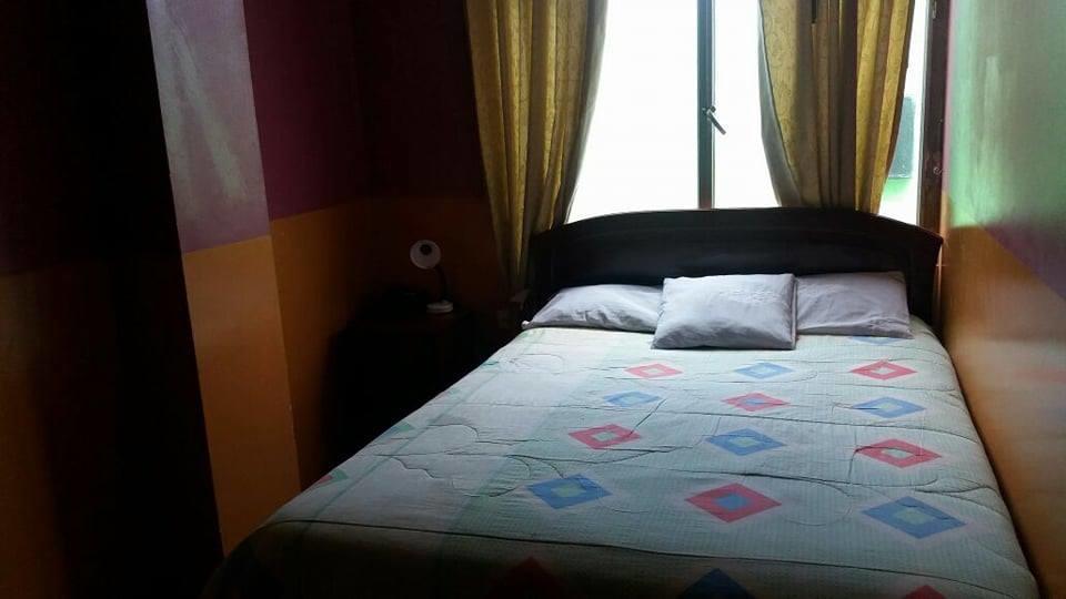 Hotel Real Madrid Riobamba Extérieur photo