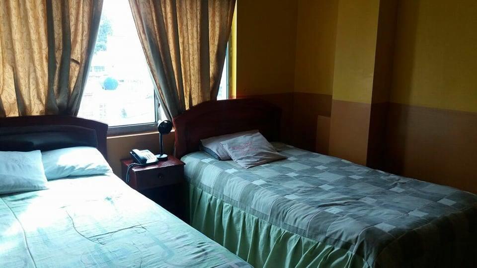Hotel Real Madrid Riobamba Extérieur photo