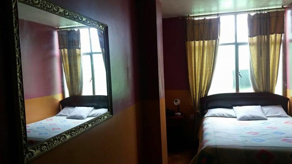 Hotel Real Madrid Riobamba Extérieur photo