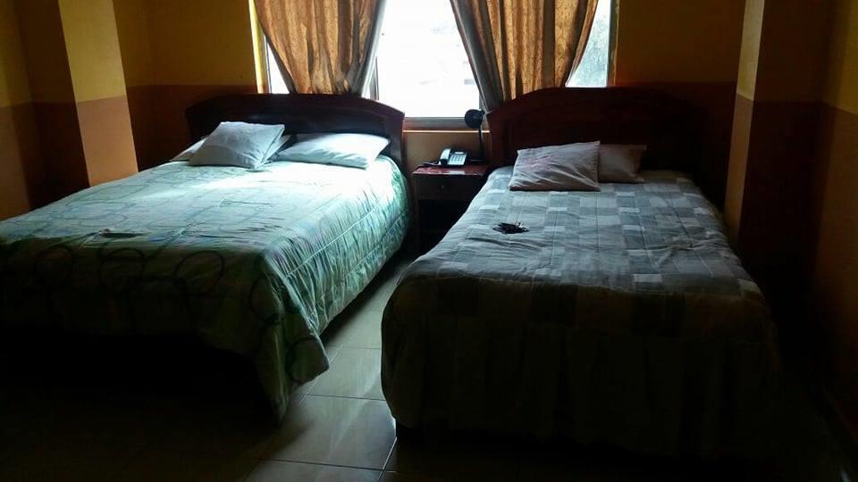Hotel Real Madrid Riobamba Extérieur photo